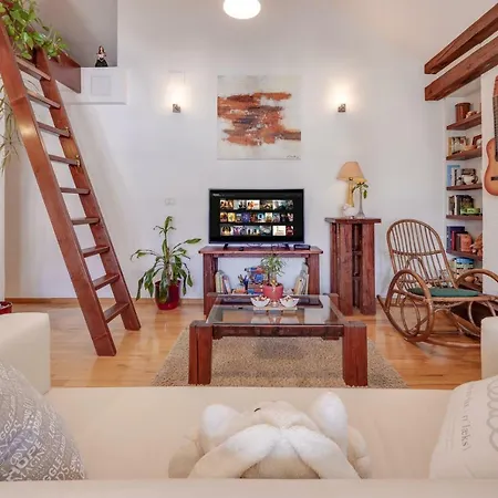 Apartma Studio Upart *